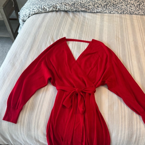 Elegant Red Wrap Dress - Picture 3 of 4
